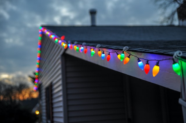 casa con luci di natale